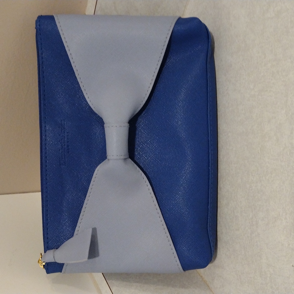 Elizabeth Arden Makeup Bag